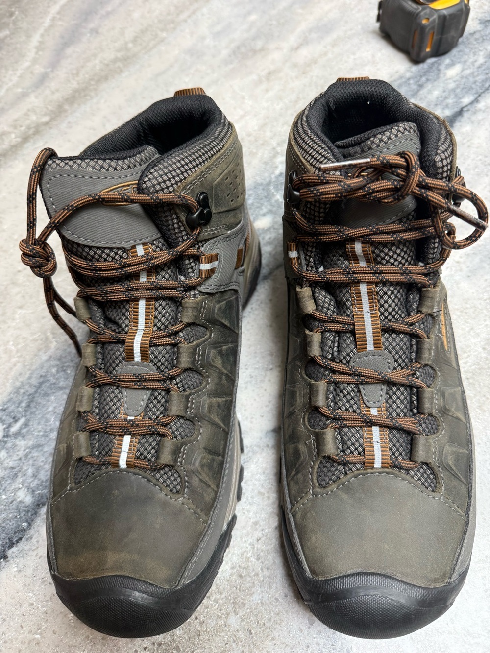 KEEN Targhee 4 Mid height Hiking Boot